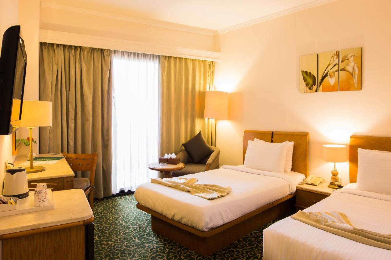 Plaza Hotel Alessandria Esterno foto
