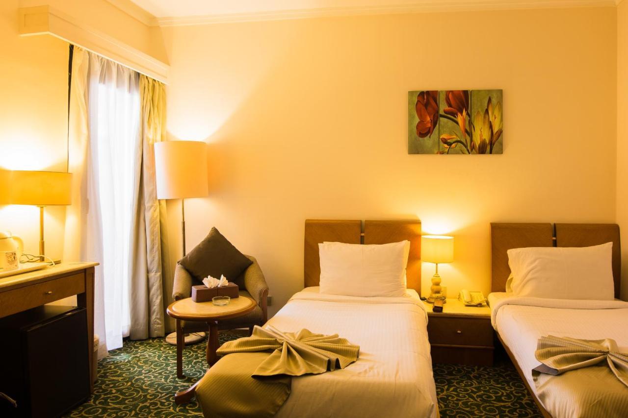 Plaza Hotel Alessandria Esterno foto